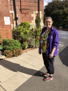 Care Coordinator Kathryn arriving at the hospice